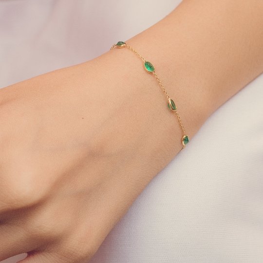18K Natural Emerald Bracelet Image