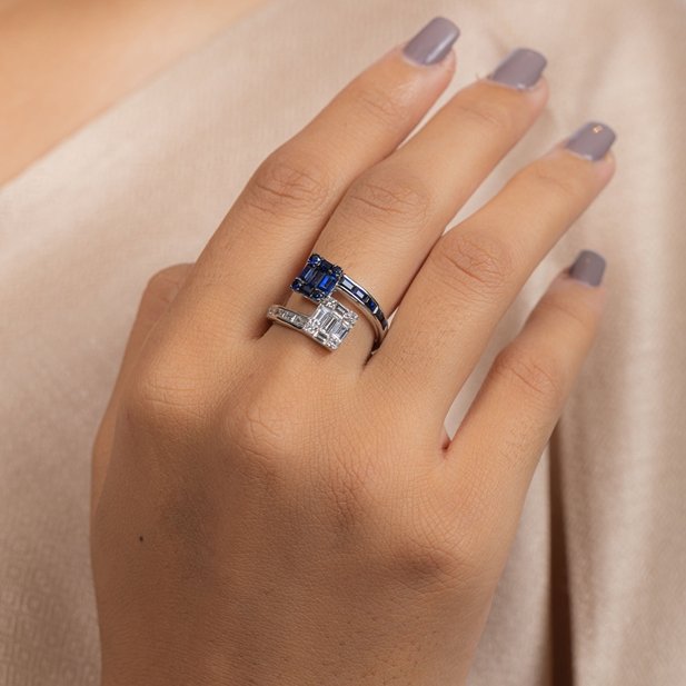 18K White Gold Sapphire Ring Image