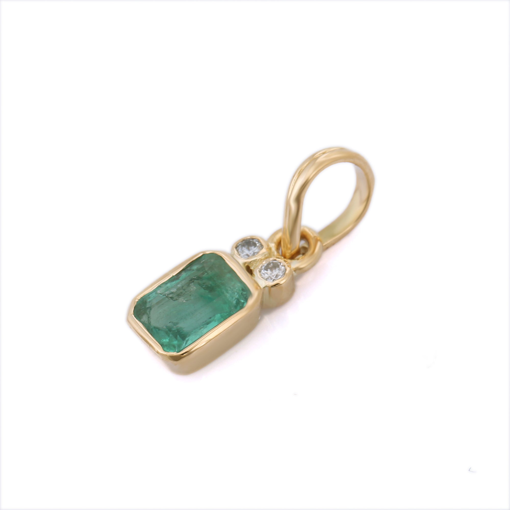 18K Gold Emerald Pendant